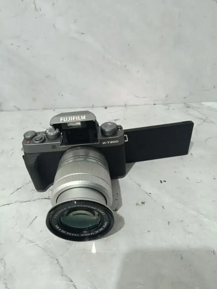 fujifilm x-t200 (CEK DESKRIPSI)