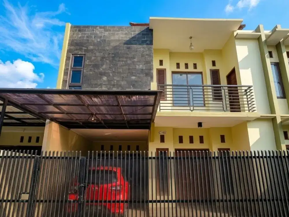 Dijual Cepat Rumah Bagus Harga Bawah Pasar SHM 2 Lantai di Pondok Kopi Duren Sawit Jakarta Timur