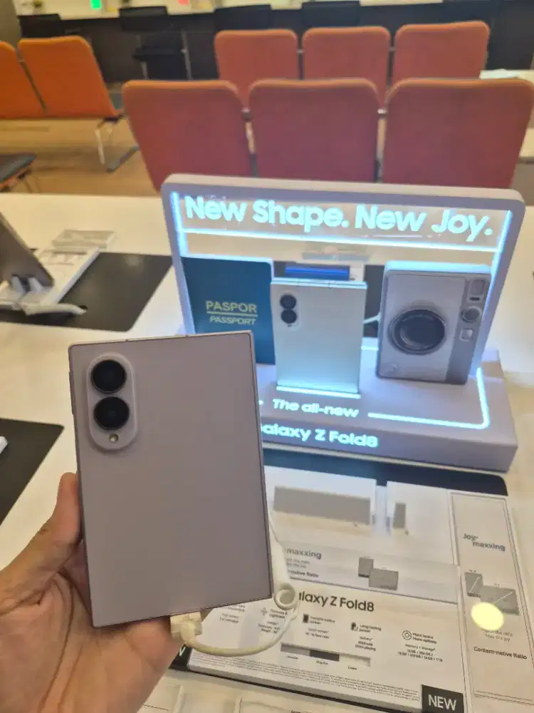 SAMSUNG GALAXY Z FOLD 8