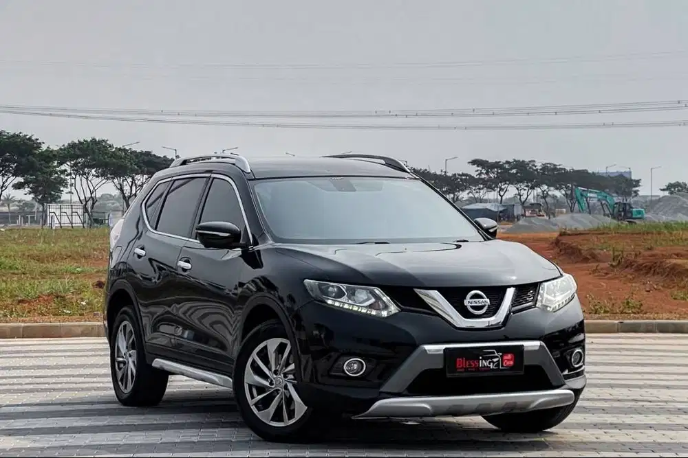 Nissan Xtrail 2.5 X-Trail 2.5  AT Matic 2017 Hitam  Metalik. DP 1 jt