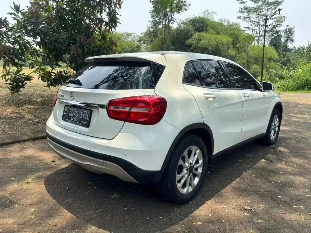 Jual Mercedes Benz GLA200 AT 2016 Putih KM 90 Ribu Pajak Aktif