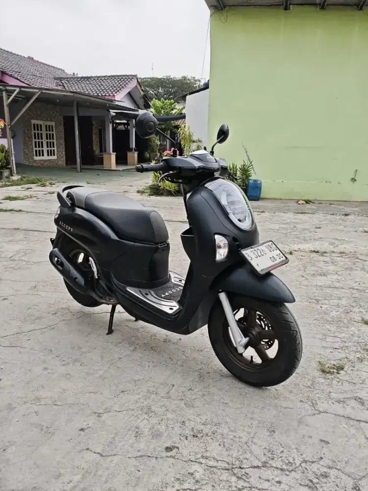 HONDA SCOOPY 2025 HITAM