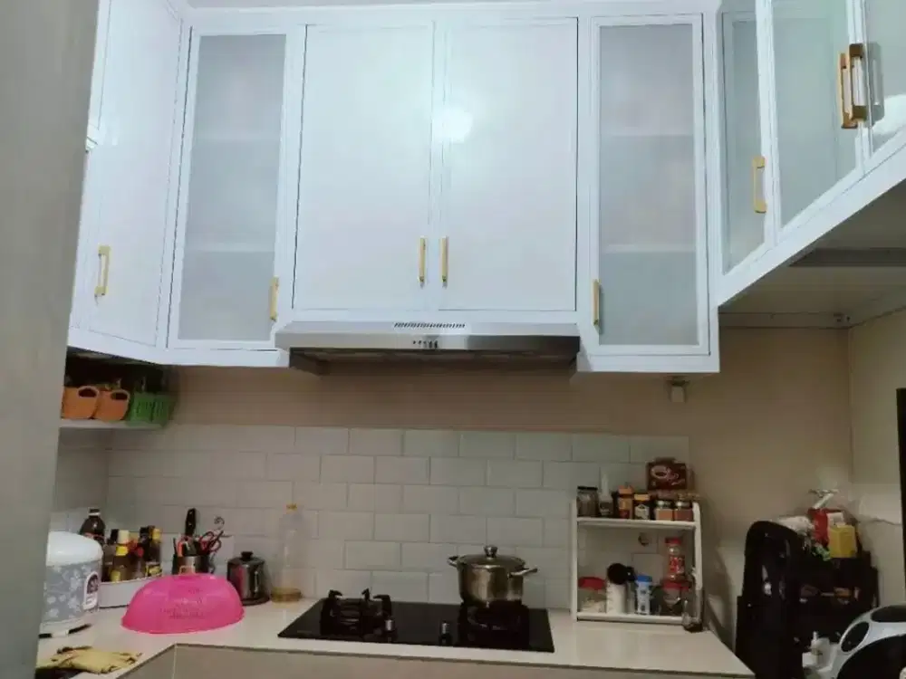 sewa rumah 2 lantai PIK 2 uk 6x10m kondisi furnish