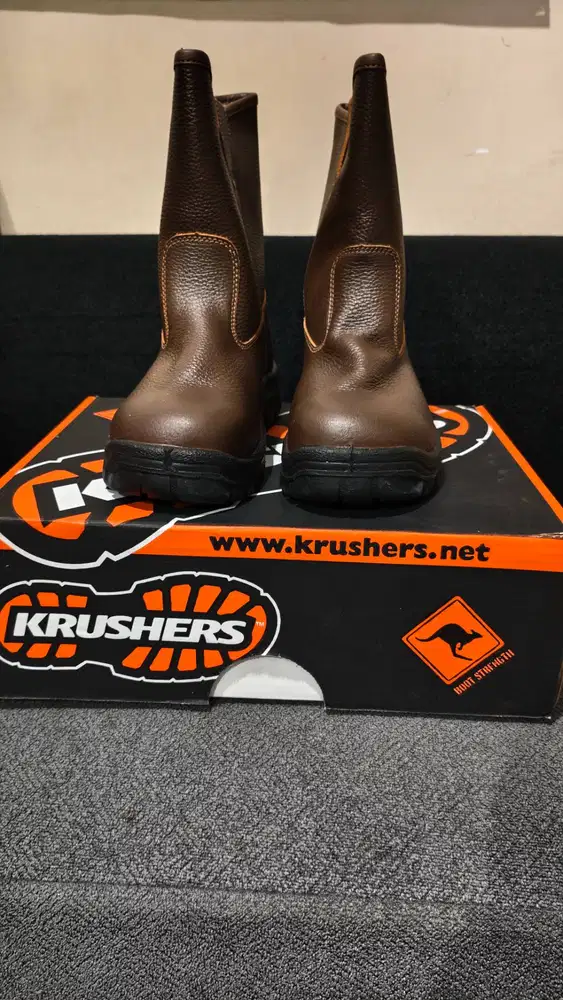 Sepatu Boots Safety Berstandar Internasional