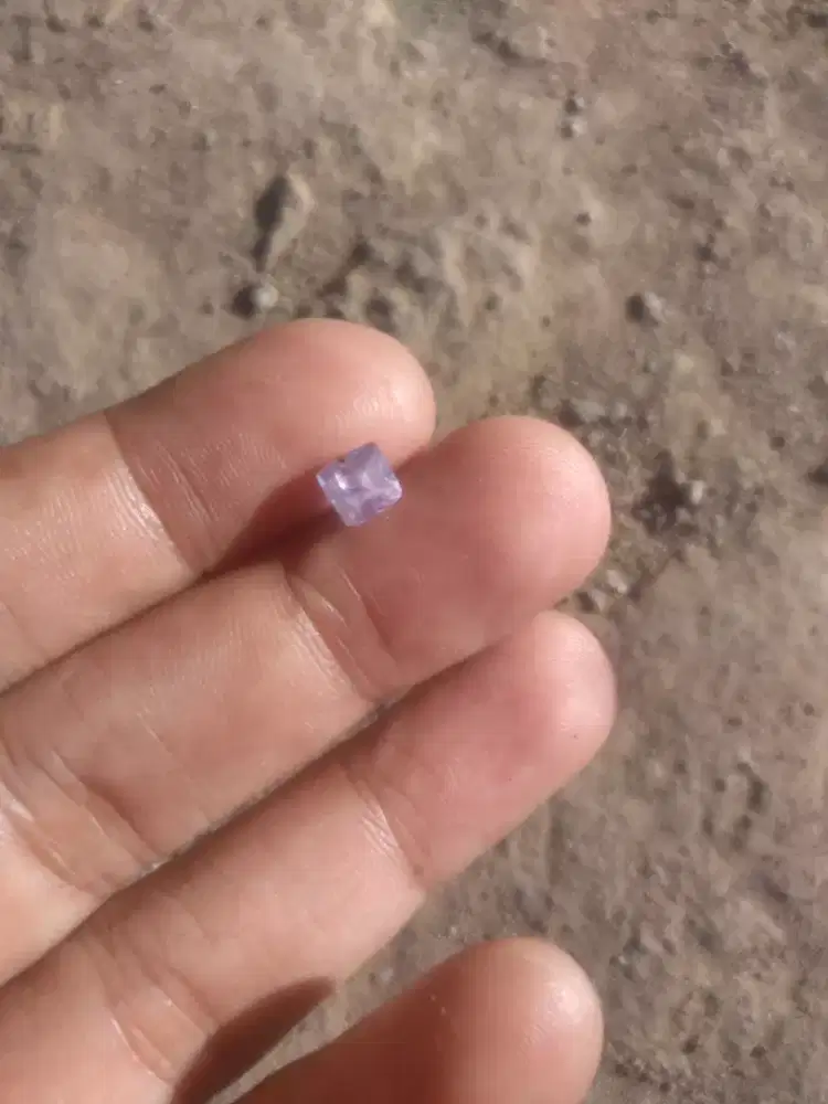 Blue to purple sapphire srilanka