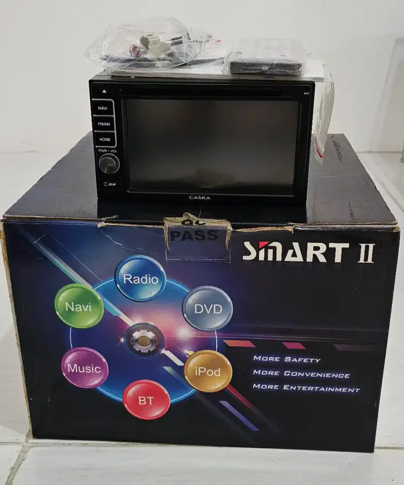 Head unit android merek CASKA bisa bloototh.