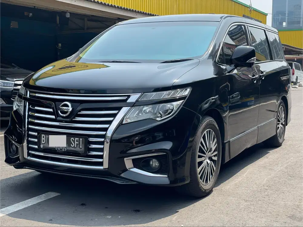 NISSAN ELGRAND HWS 2.5 AT HITAM 2014