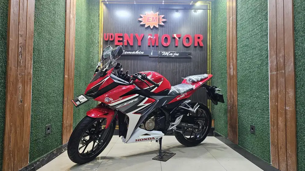 ENY MOTOR - READY HONDA CBR 150R FACELIFT 2019 - KM 3RB! DP MULAI 1JT