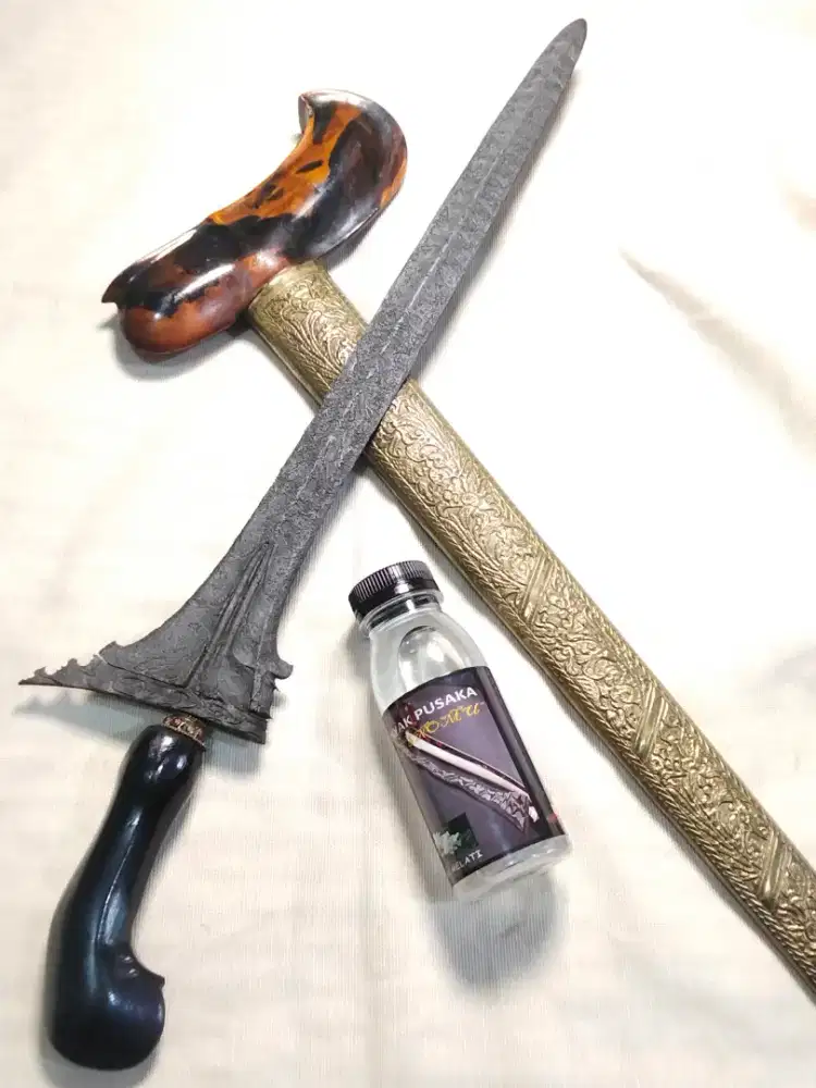 Keris Asli Pasopati Pamor Korowelang Warangka Gayaman Solo Kayu Timoho