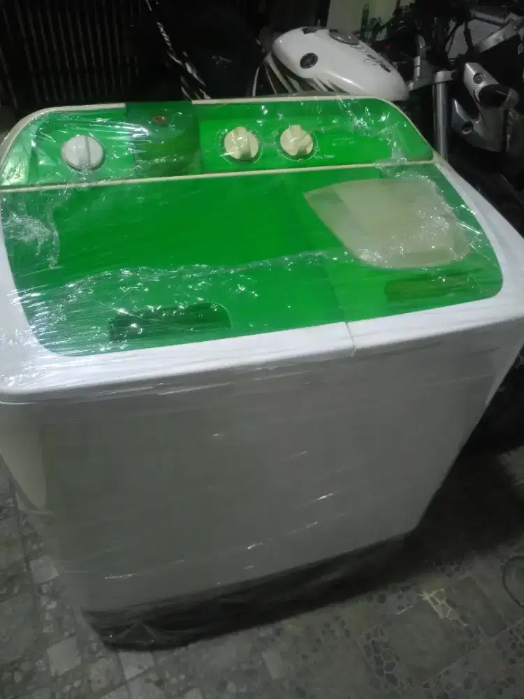Mesin cuci 2 tabung merk denpoo mulus 8kg siap pakai