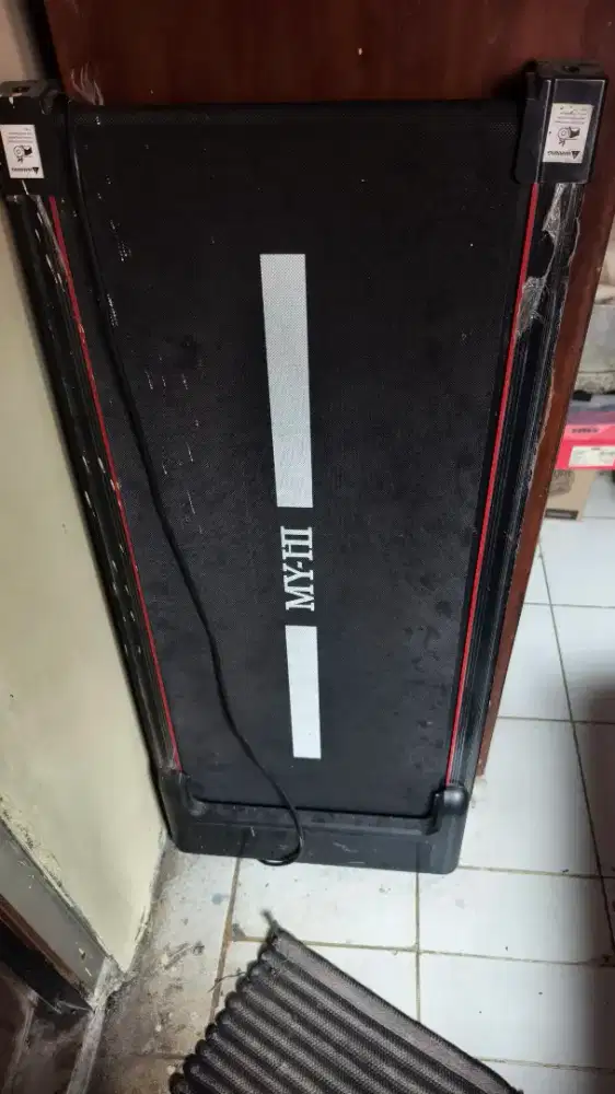 Treadmil gym untuk jalan santai dan lari kecil