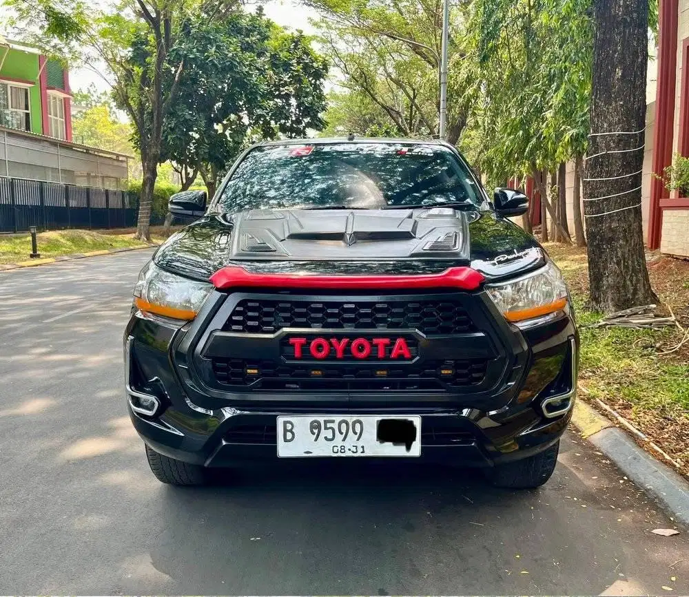 Toyota Hilux Double Cabin E Diesel Manual 4x4 2020/21 hitam km.71rban