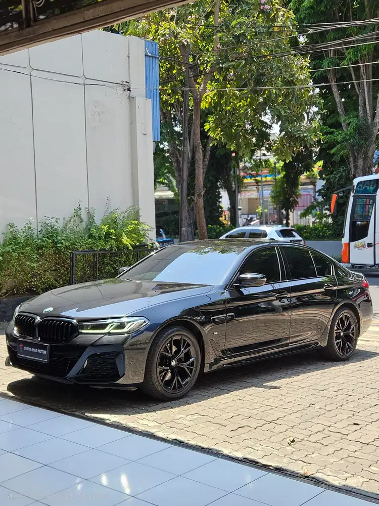 BMW 520i 2022 M-Sport Istimewa Siap Pakai