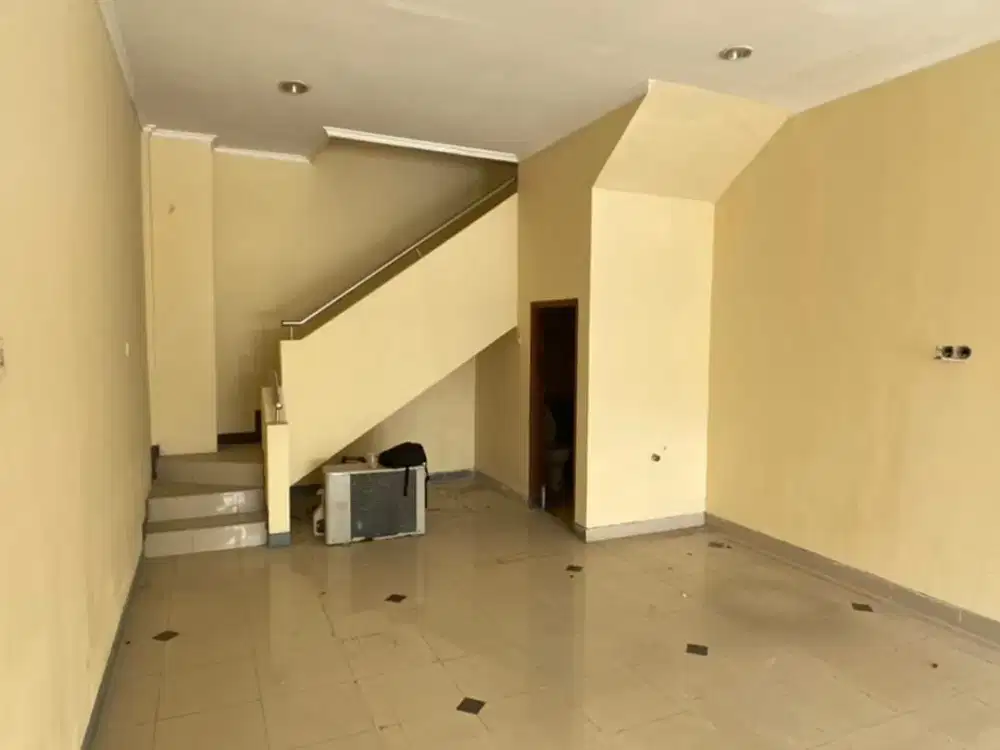 Min 2 Tahun Ruko 3 Lantai Hadap Utara Kuta Badung