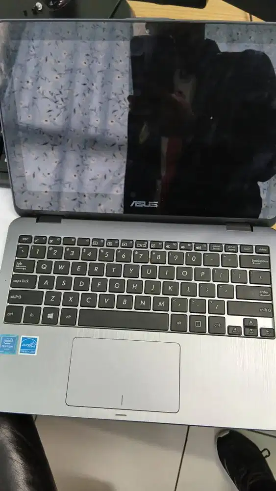 LAPTOP ASUSTeK COMPUTER INC