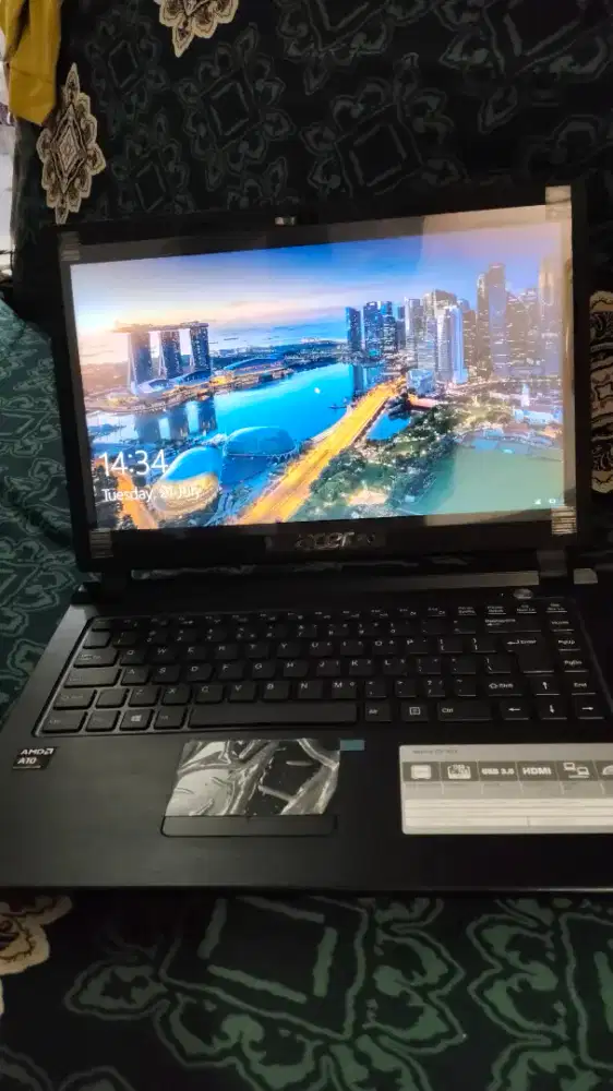 Laptop second Acer aspire z3-451 Ram 4 memori 500gb