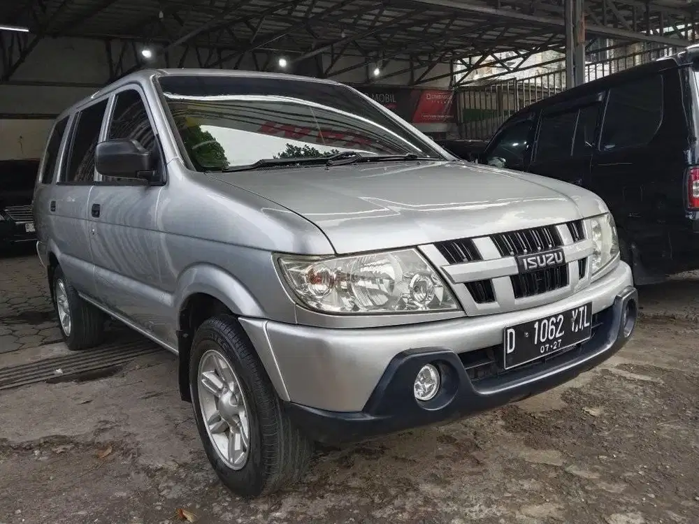 Isuzu Panther LM Turbo Diesel mt 2012