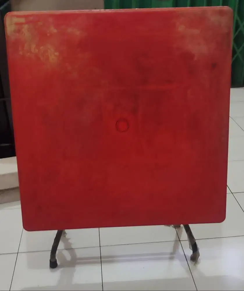 Meja makan lipat plastik