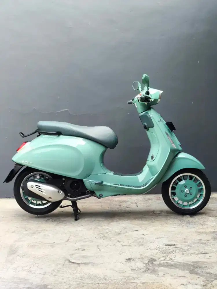 Vespa anniversary 80th