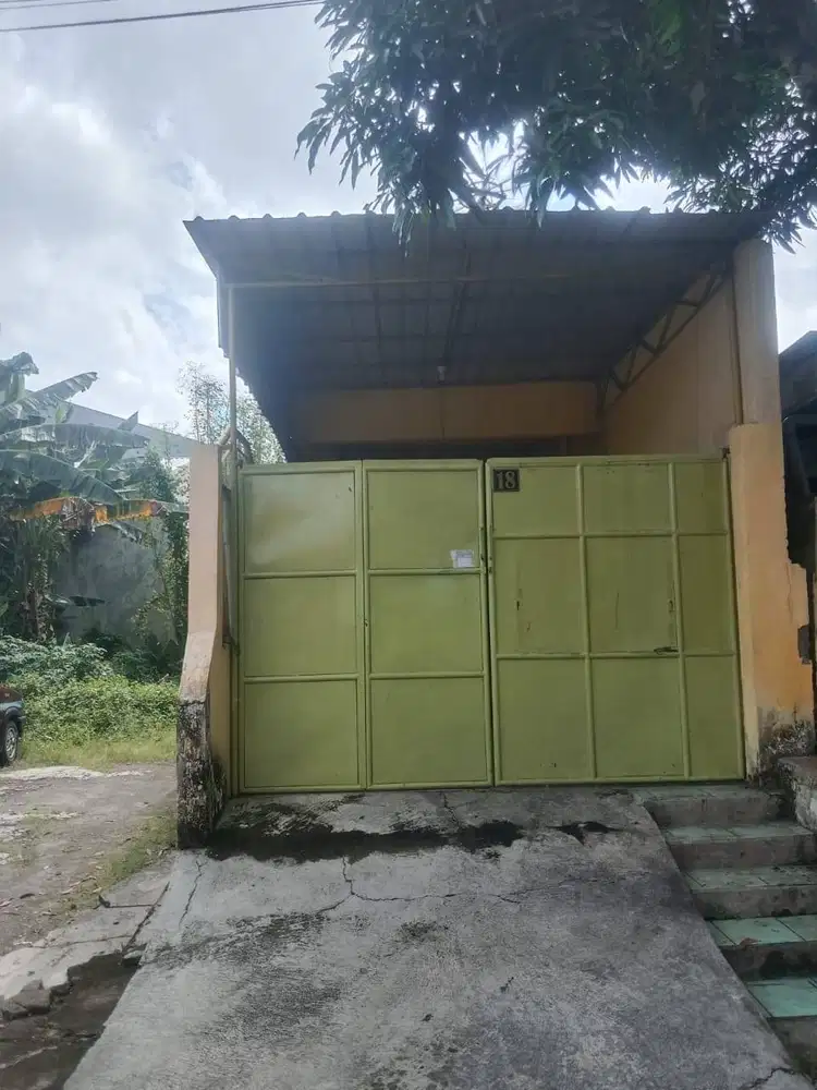 Dijual Cepat Butuh Uang - Rumah/Ruko 2 lantai pusat Kota Madiun