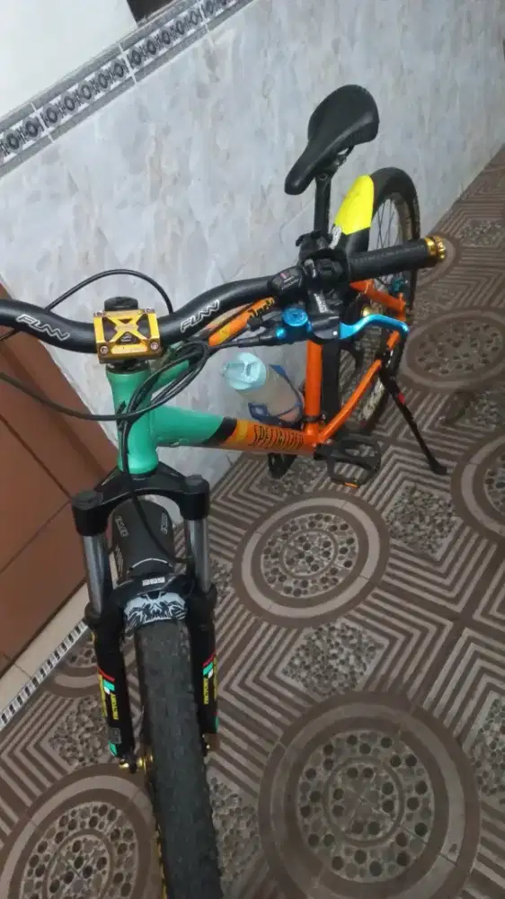 Sepeda MTB specialized rock hopper