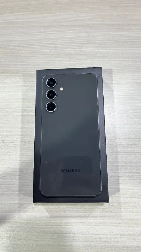 Samsung S24 FE 8/256 Graphite