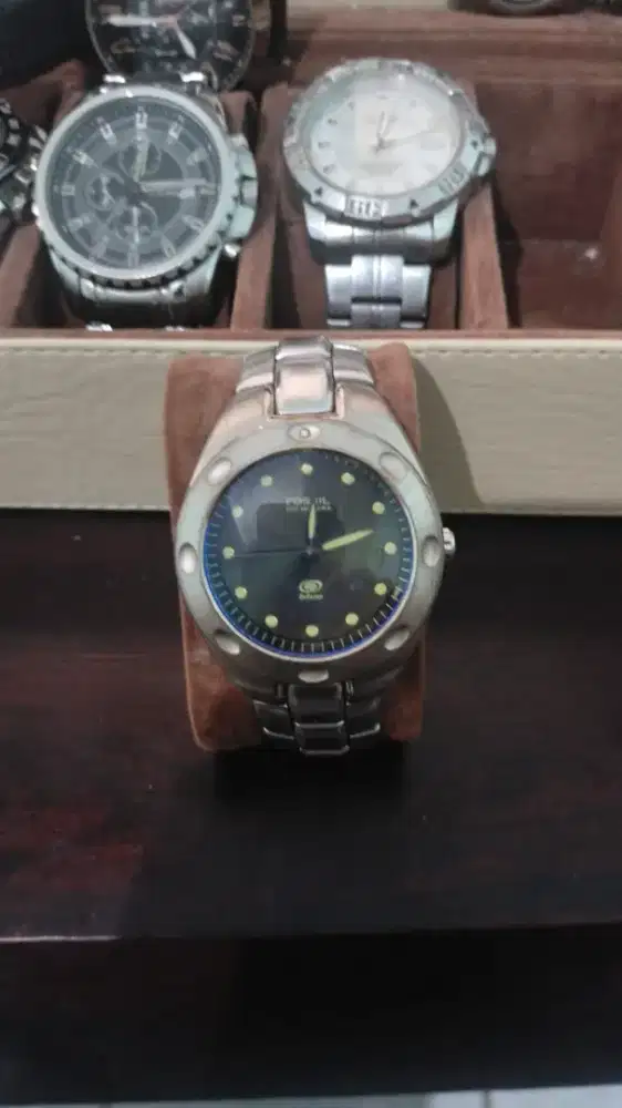 Jam tangan asli