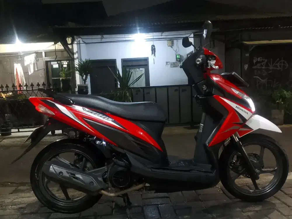 Vario LED 110 tahun 2017