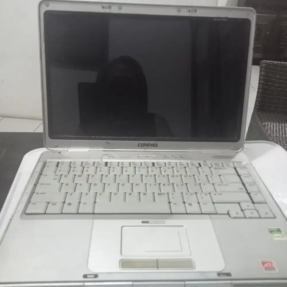 Laptop Compaq presario th 2002