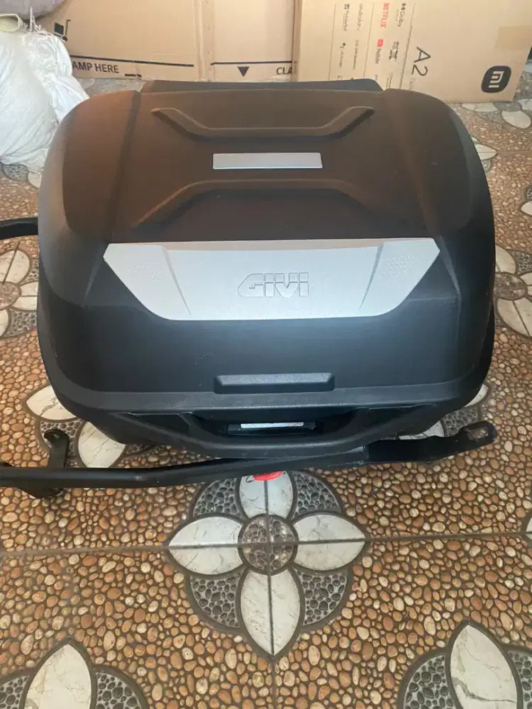 Box motor givi e43 ntl + sandaran,baseplat dan braket box aerox