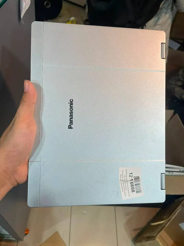 Laptop panasonic core i5 gen 11 super ringan 900gr touchscreen 2in1