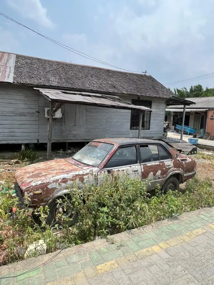 TOYOTA COROLLA 1975