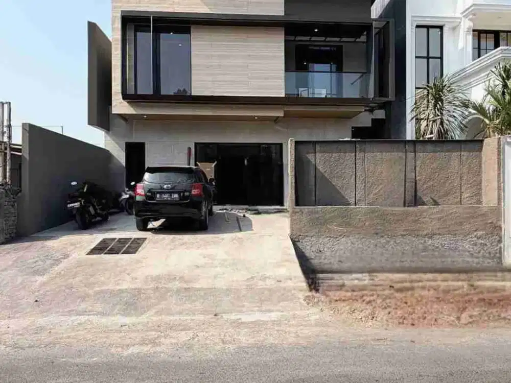RUMAH MEWAH MODERN 2 LANTAI LUX DENGAN PRIVAT POOL DI AREA PREMIUM BANYURADEN GAMPING SLEMAN