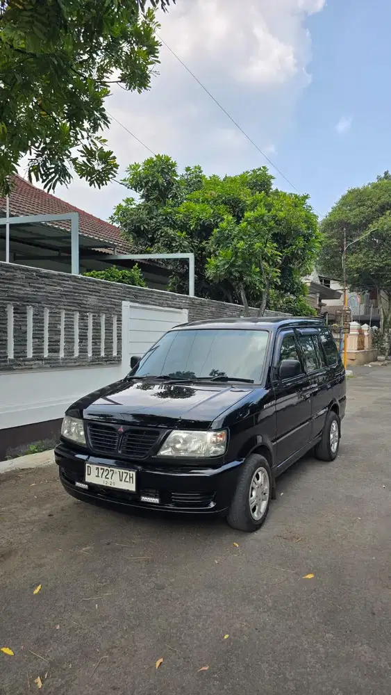 Mitsubishi Kuda GLX manual 2004