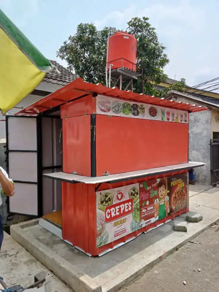 Booth container