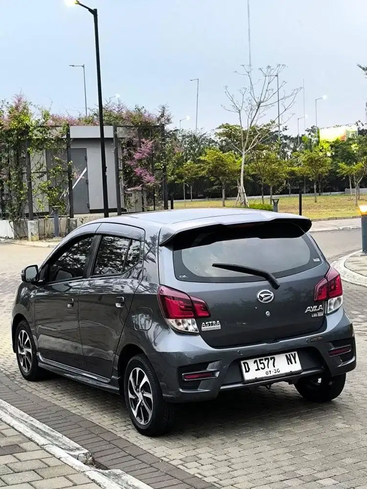 DP 9JT // DAIHATSU AYLA R DELUXE 1.2L AT 2019 FACELIFT