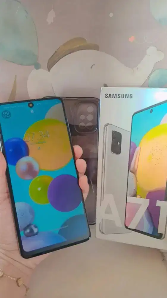 Bismillahirrahmanirrahim dijual BU HP Samsung A71 Ram 8GB/128GB NFC.