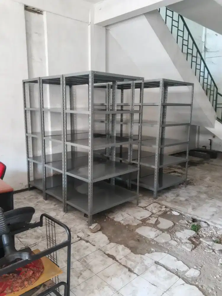 Rak siku besi lubang rak minimarket