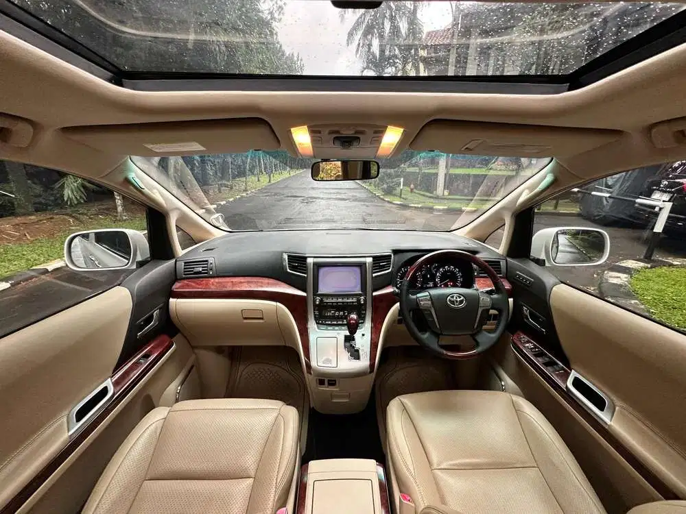 Toyota Alphard 2010 Bensin
