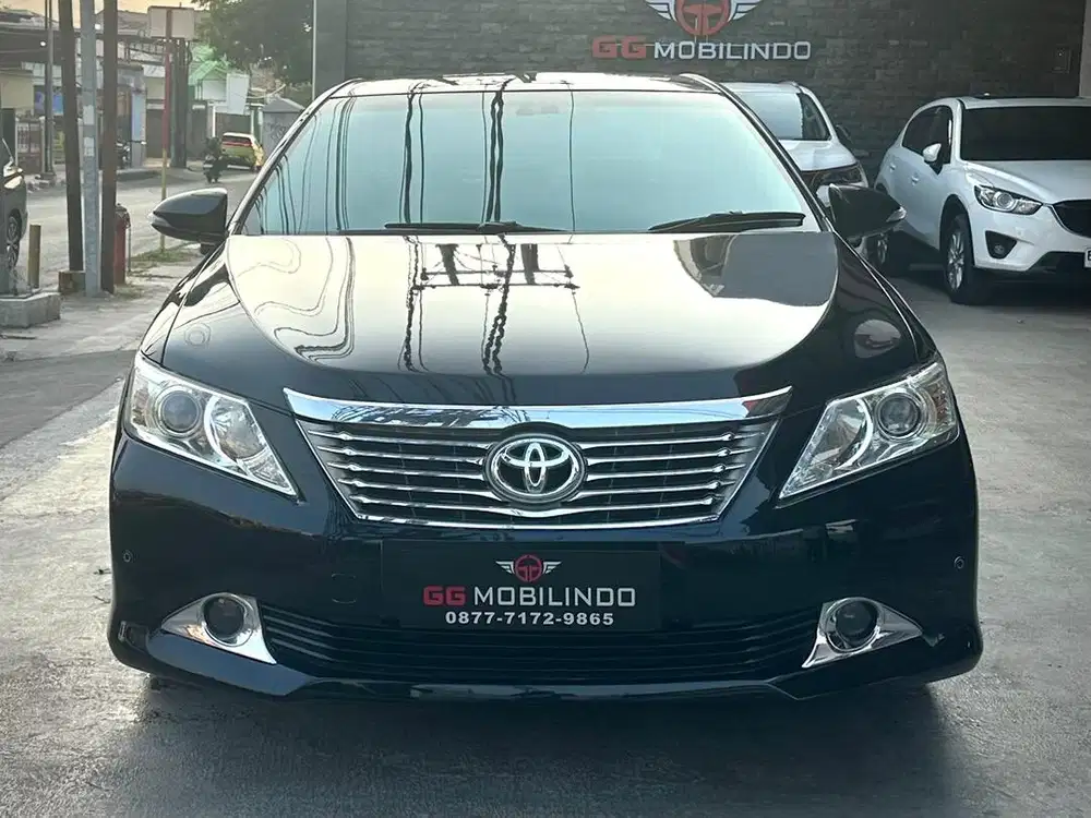 Toyota Camry 2.5 V Automatic Pemakain Th 2014