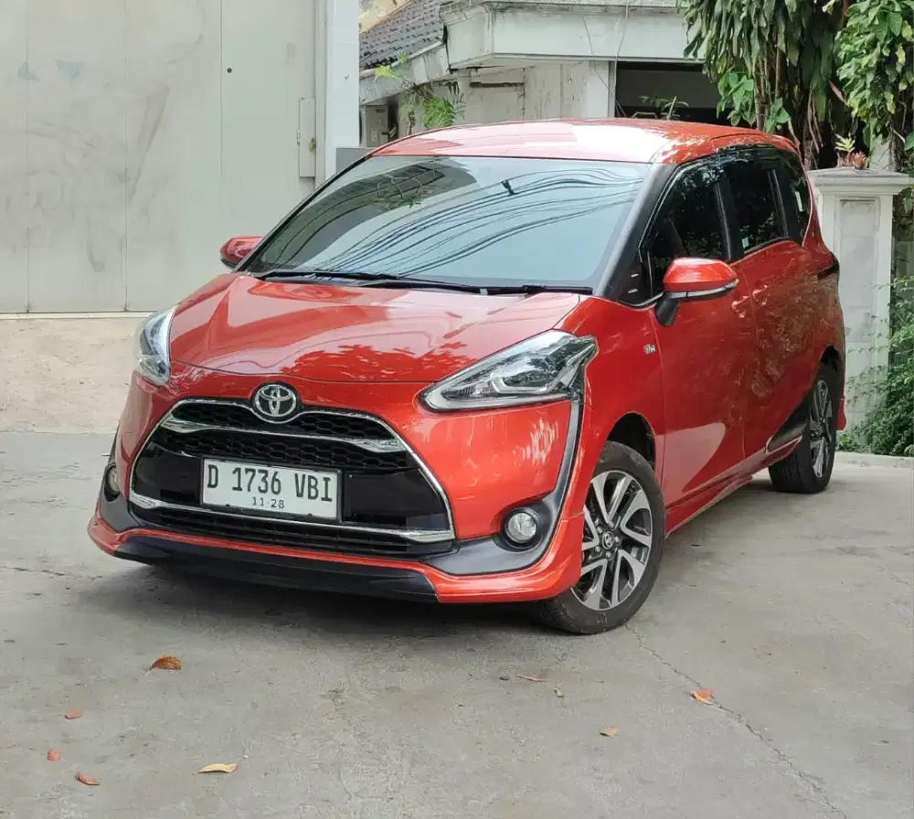 SIENTA Q 1.5 AT 2017 KM 55rb RECORD TOYOTA BANDUNG