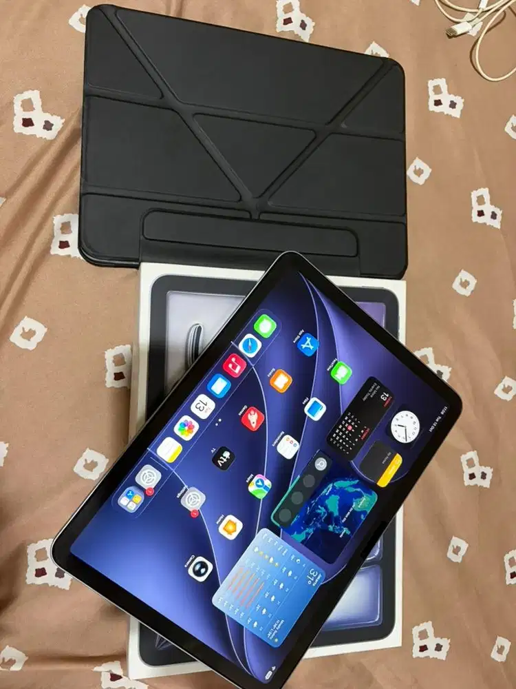 iPad Air 11-inch M3 Wi-Fi Black 128GB GARANSI INTER APRIL 2027 (TH/A)