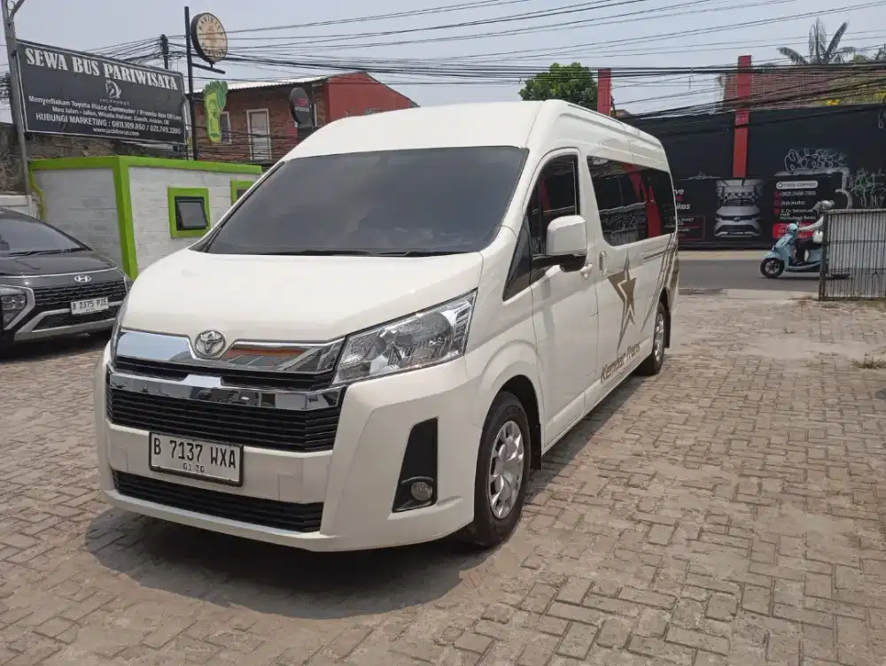 Toyota hiace premio