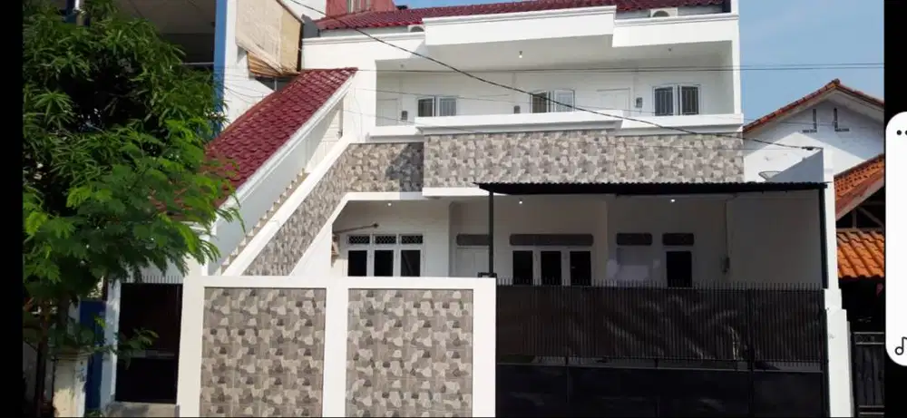 Dijual Rumah Tinggal & 6 Kamar Kos