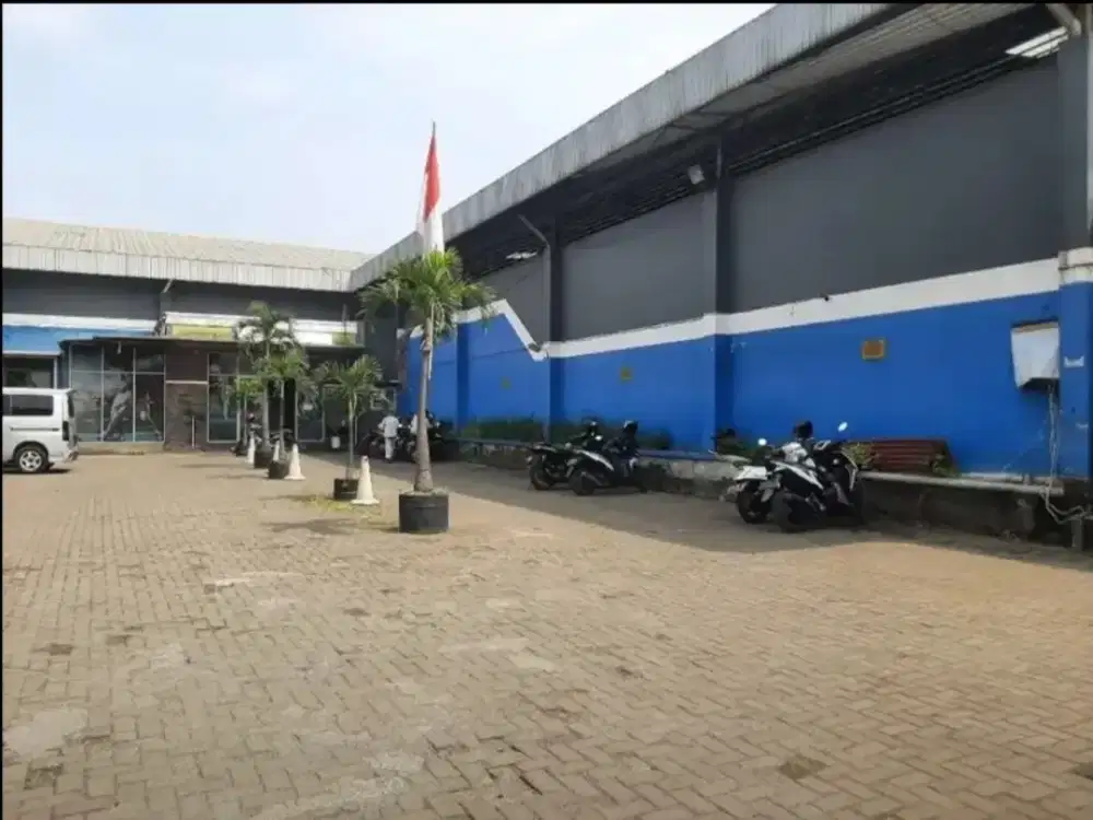 GOR FUTSAL BERIKUT KANTOR RUKO DAN GUDANG DI ANTAPANI