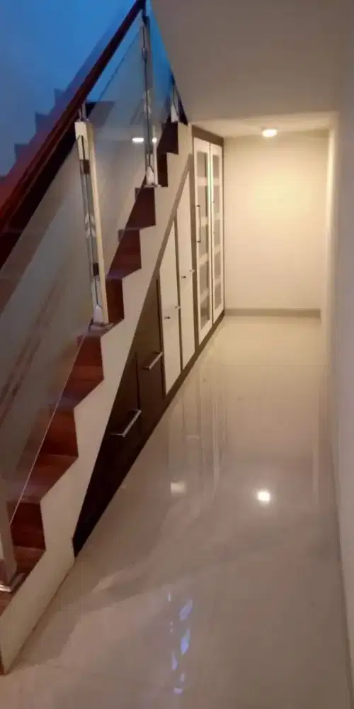 Costume lemari bawah tangga