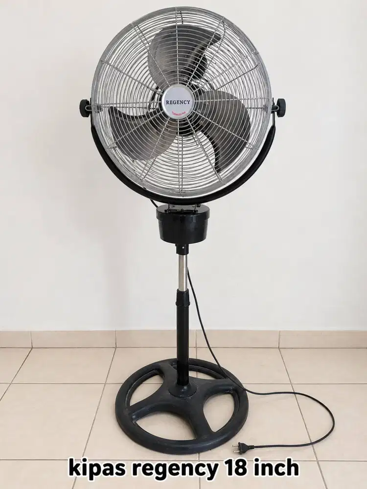 Kipas Angin Regency Tornado ZTST18 18 Inch Standing Fan – Bekas
