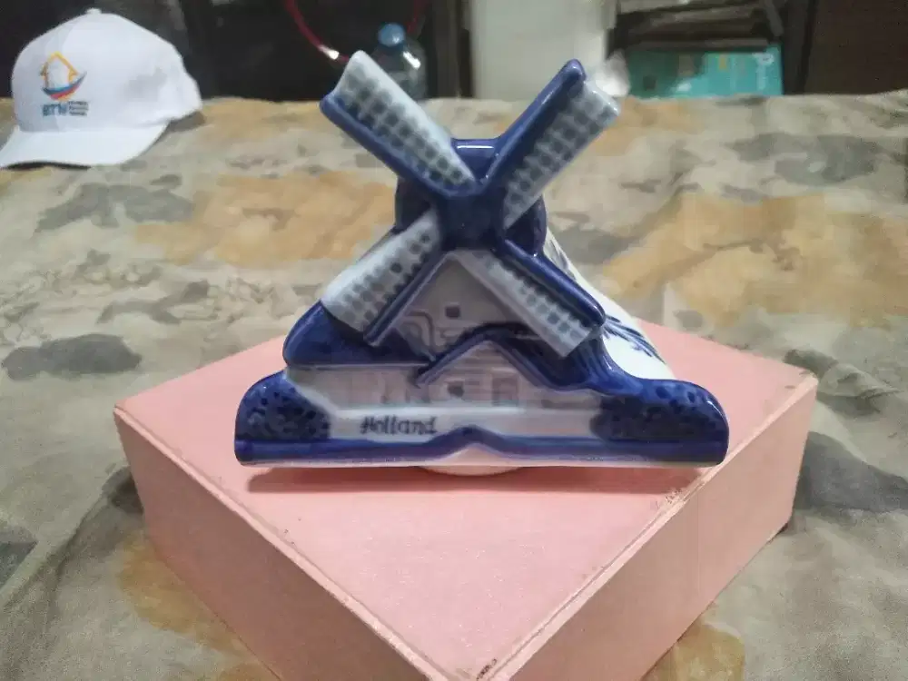pajangan holand