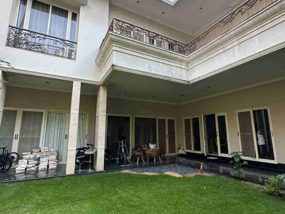 Dijual rumah Pakuwon Indah EXCLUSIVE LUXURY HOUSE PAKUWON INDAH VBR
