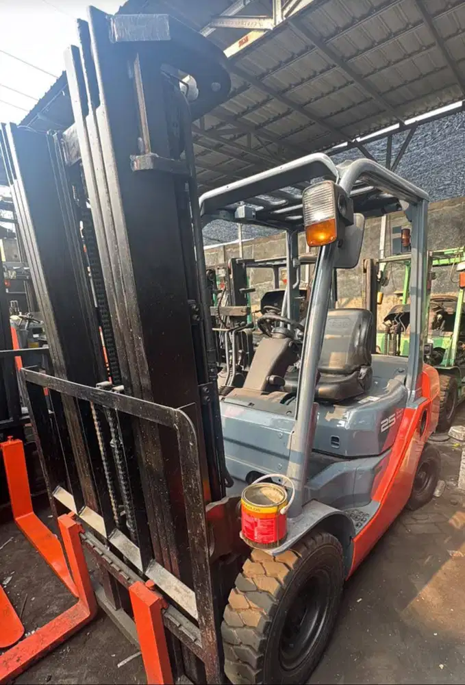 TOYOTA 2.5 TON MAST TRIPLE STAGE MATIK LANGSUNG PEMILIK